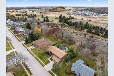 727  Browning Cir, Oconomowoc, WI 53066 - Photo 50