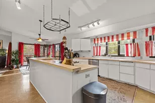 727 Browning Cir, Oconomowoc, WI 53066 - Photo 16