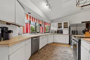 727 Browning Cir, Oconomowoc, WI 53066 - Photo 18