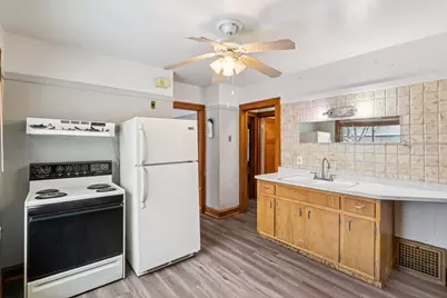 5402 N 41st St, Milwaukee, WI 53209 - Photo 10