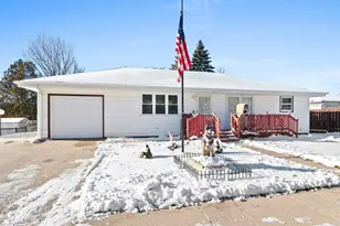 2314 Polk St, Two Rivers, WI 54241 - Photo 4