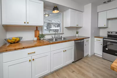 N84W18113  Imperial Ct, Menomonee Falls, WI 53051 - Photo 12