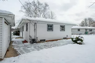 N84W18113 Imperial Ct, Menomonee Falls, WI 53051 - Photo 32