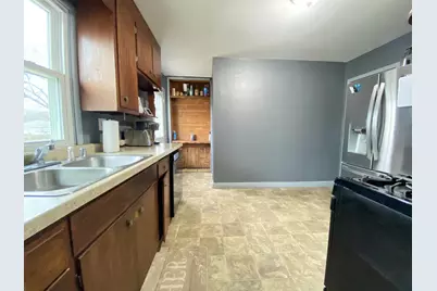 2719  Carpenter Ave, Racine, WI 53403 - Photo 6