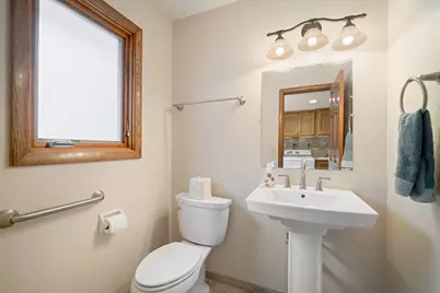 3390 N Knoll Blvd, Wauwatosa, WI 53222 - Photo 10