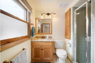 3390 N Knoll Blvd, Wauwatosa, WI 53222 - Photo 14