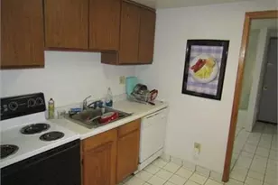 3369 N Bartlett Ave, Milwaukee, WI 53211 - Photo 8