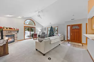 N160W18903 Oakland Dr, Jackson, WI 53037 - Photo 10