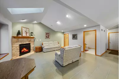 N160W18903  Oakland Dr, Jackson, WI 53037 - Photo 40