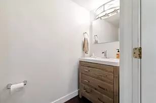 270 E Highland Ave, Milwaukee, WI 53202 - Photo 10