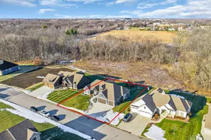 8388 Creek View Ln, Racine, WI 53406 - Photo 8