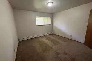 3811 S 35th St, Greenfield, WI 53221 - Photo 6