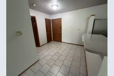 3811 S 35th St #32, Greenfield, WI 53221 - Photo 8