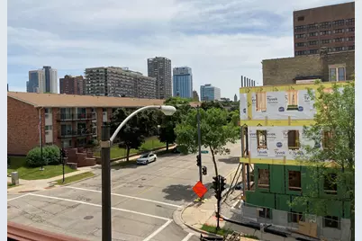 328 E Knapp St, Milwaukee, WI 53202 - Photo 10