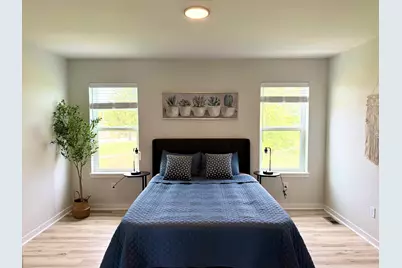 N161W21960  Daisy Dr, Jackson, WI 53037 - Photo 6