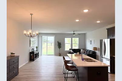 N161W21960  Daisy Dr, Jackson, WI 53037 - Photo 4