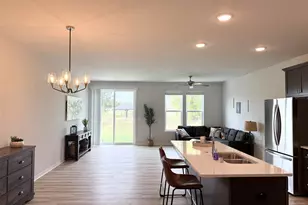 N161W21960 Daisy Dr, Jackson, WI 53037 - Photo 4