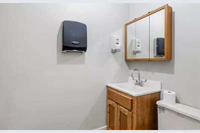 539 N Madison St, Chilton, WI 53014 - Photo 8