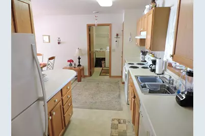 1515  Raveen St, Fort Atkinson, WI 53538 - Photo 8