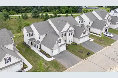 1820  Horseshoe Ln #423-1, Slinger, WI 53086 - Photo 4