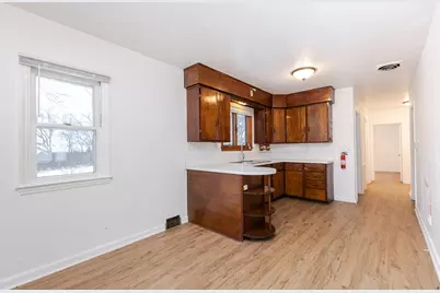1806 E Main St, Waukesha, WI 53186 - Photo 4