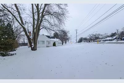 1806 E Main St, Waukesha, WI 53186 - Photo 2