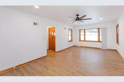 1806 E Main St, Waukesha, WI 53186 - Photo 10