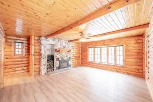 9815 S 31st St, Franklin, WI 53132 - Photo 4