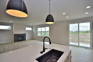 637 Standing Stone Dr, Waukesha, WI 53189 - Photo 8