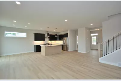 637  Standing Stone Dr, Waukesha, WI 53189 - Photo 8