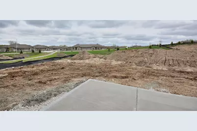 637  Standing Stone Dr, Waukesha, WI 53189 - Photo 36