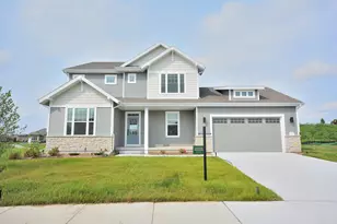 637 Standing Stone Dr, Waukesha, WI 53189 - Photo 1