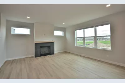 637  Standing Stone Dr, Waukesha, WI 53189 - Photo 6