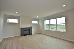 637 Standing Stone Dr, Waukesha, WI 53189 - Photo 6
