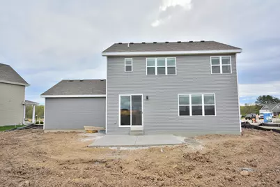 637  Standing Stone Dr, Waukesha, WI 53189 - Photo 2