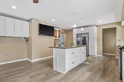 6026 S 23rd St, Milwaukee, WI 53221 - Photo 12