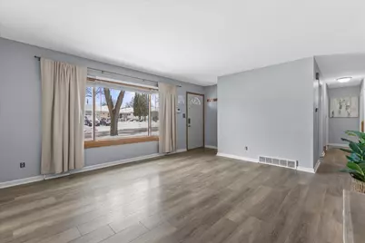 6026 S 23rd St, Milwaukee, WI 53221 - Photo 6