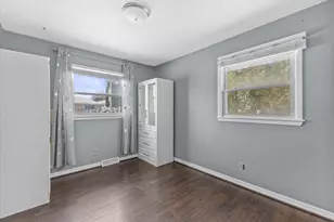 6026 S 23rd St, Milwaukee, WI 53221 - Photo 16