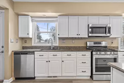 6026 S 23rd St, Milwaukee, WI 53221 - Photo 8