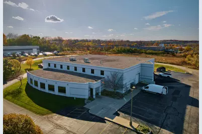 W223N609  Saratoga Dr, Pewaukee, WI 53186 - Photo 10