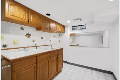 5943 S 18th St, Milwaukee, WI 53221 - Photo 12