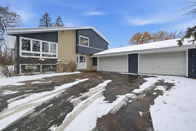 W127N12223  Knollwood Dr, Germantown, WI 53022 - Photo 1