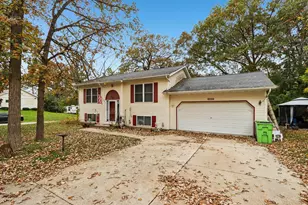 4504 Sunset Rd, Racine, WI 53185 - Photo 4