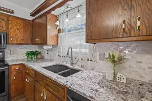 205 Crestwood Dr, Waukesha, WI 53188 - Photo 16