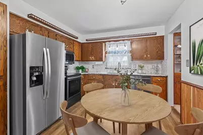 205  Crestwood Dr, Waukesha, WI 53188 - Photo 14