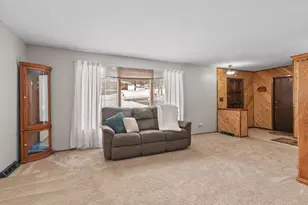 205 Crestwood Dr, Waukesha, WI 53188 - Photo 8