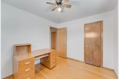 8101 W Winfield Ave, Milwaukee, WI 53218 - Photo 16