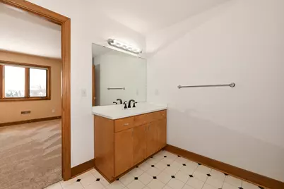 2100 N Oakwoods Ct, Summit, WI 53066 - Photo 42