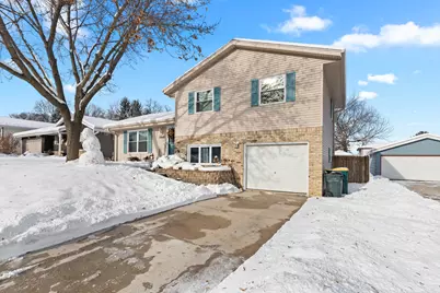 2008  Lenora Dr, West Bend, WI 53090 - Photo 2