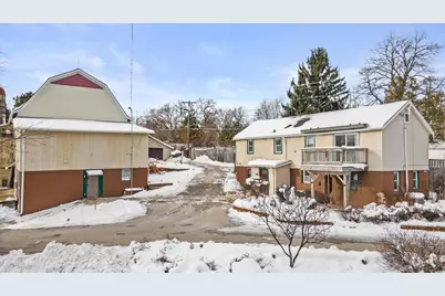 S30W29839  Sunset Dr, Genesee, WI 53189 - Photo 2